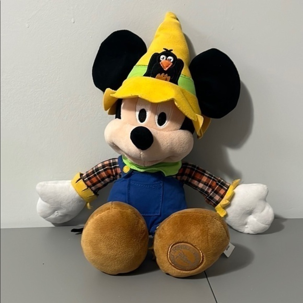 3/25$(Mix) Disney Store Mickey Mouse in Scarecrow Costume Plush